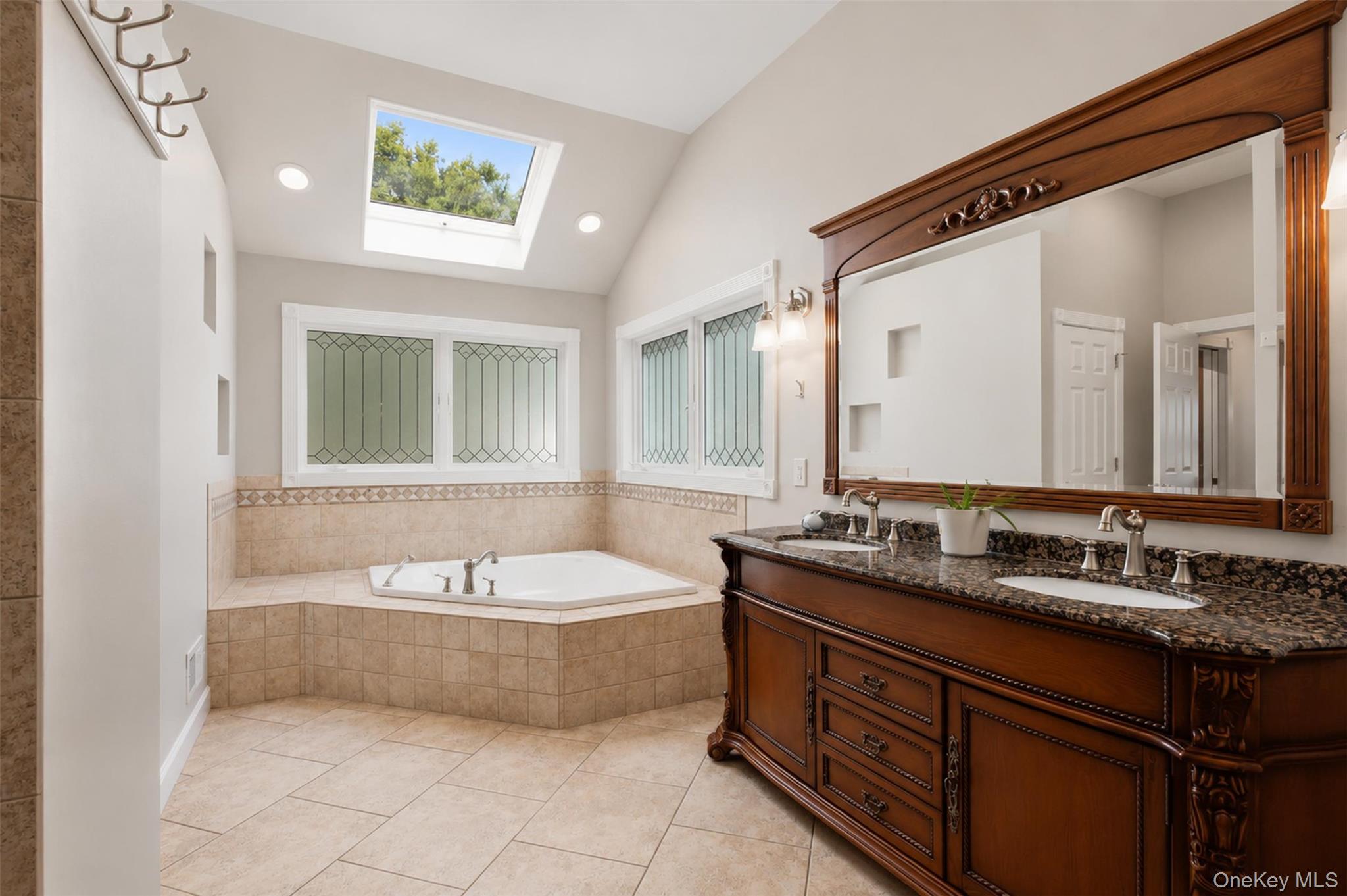 12 Leeside Road Property Photo 19