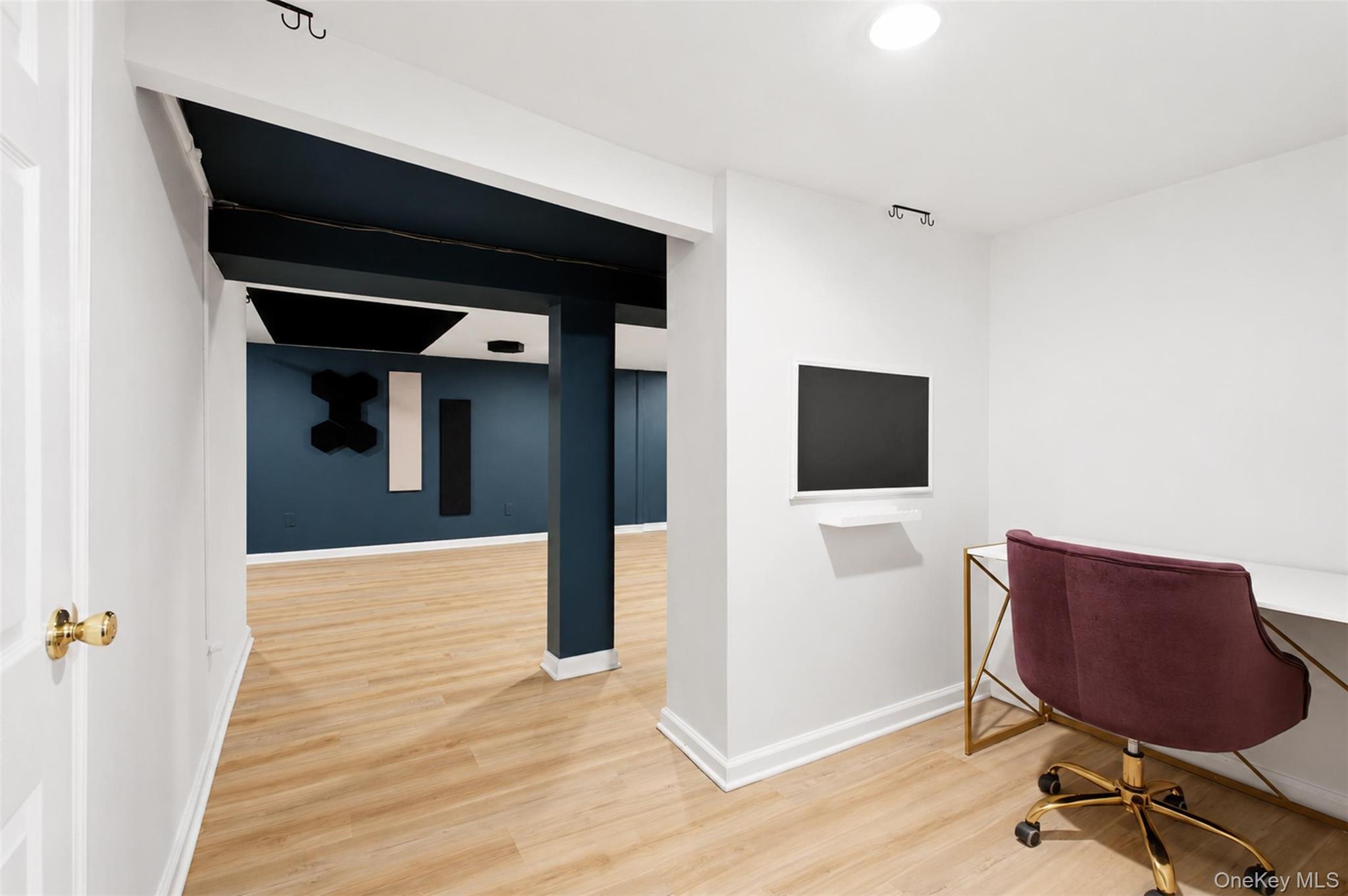 12 Leeside Road Property Photo 29