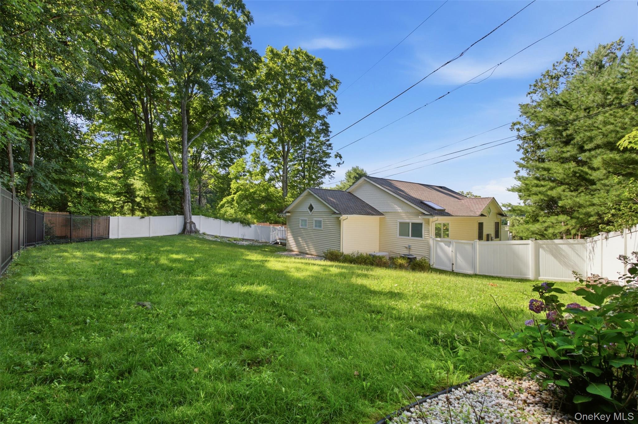 12 Leeside Road Property Photo 36