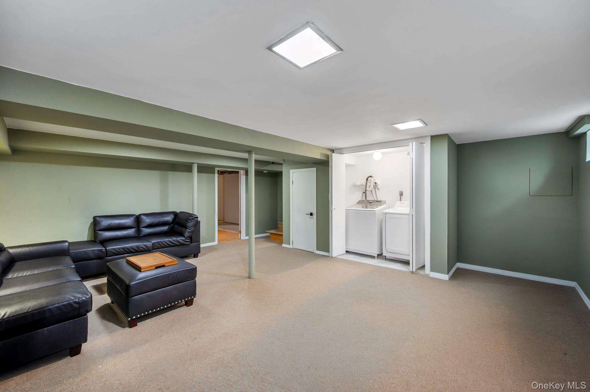 52 Yorktown Street Property Photo 35