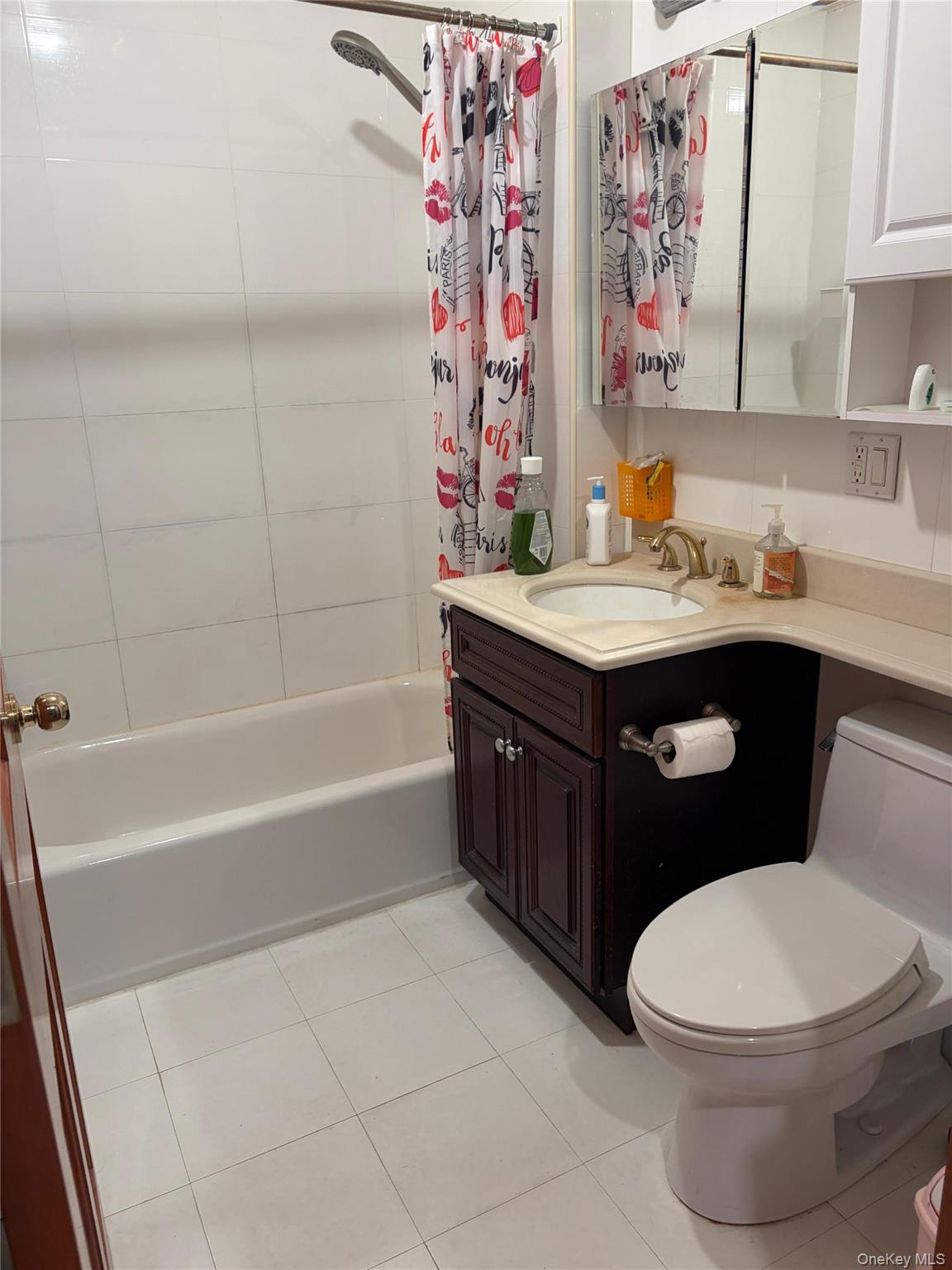 64-63 Austin Street 3b Property Photo 12