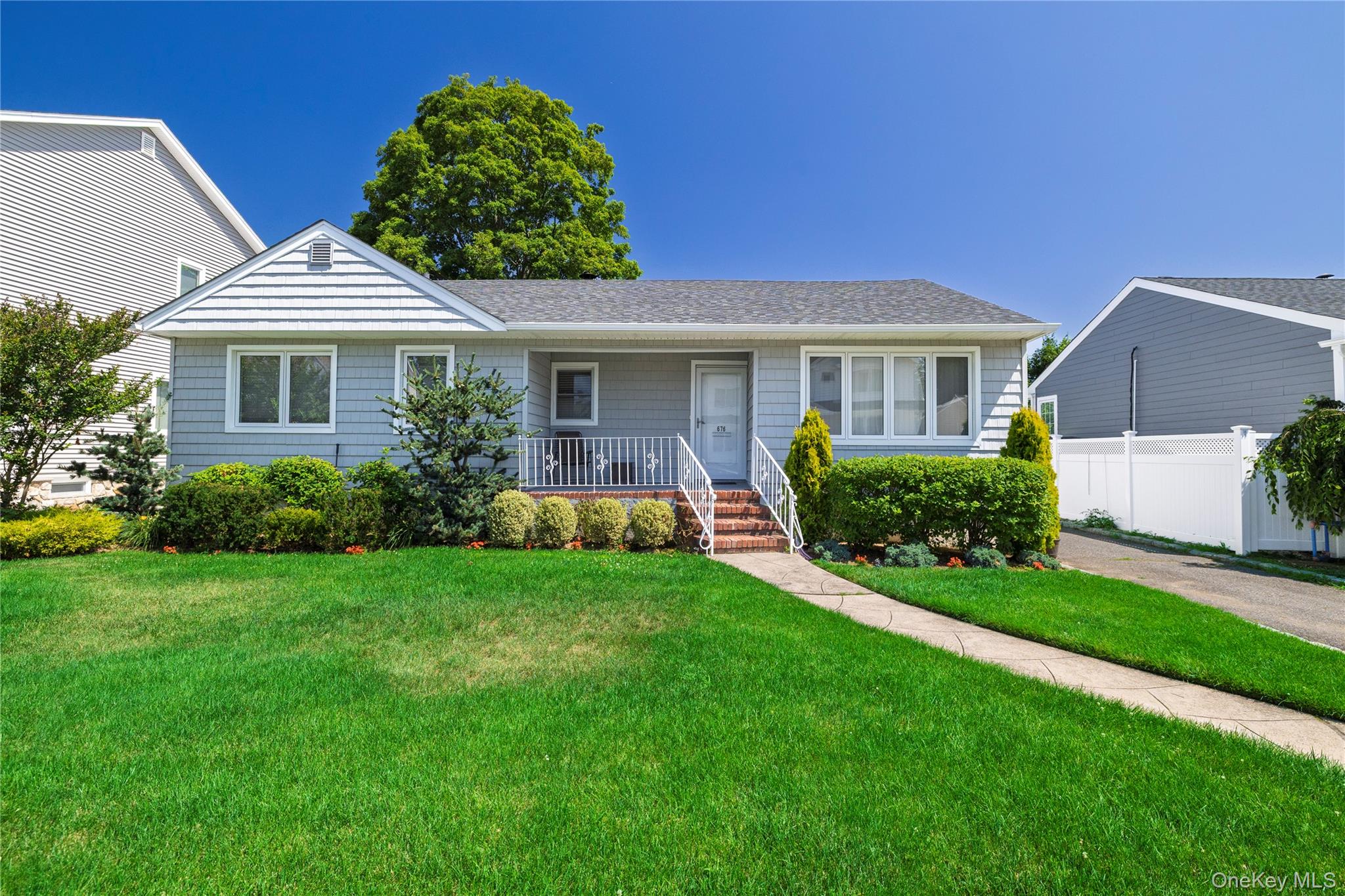 676 Dickens Avenue Property Photo 1