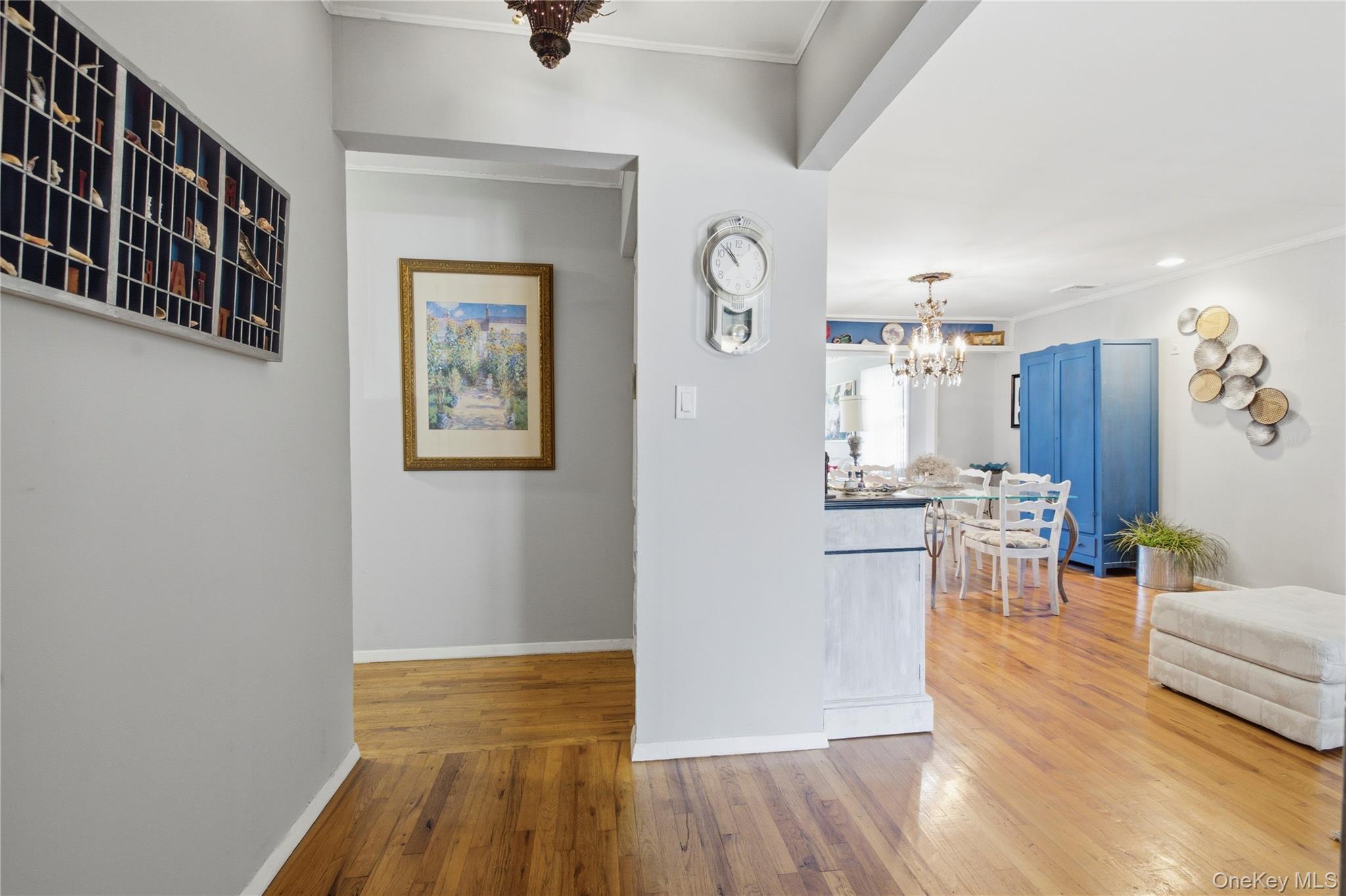 676 Dickens Avenue Property Photo 4