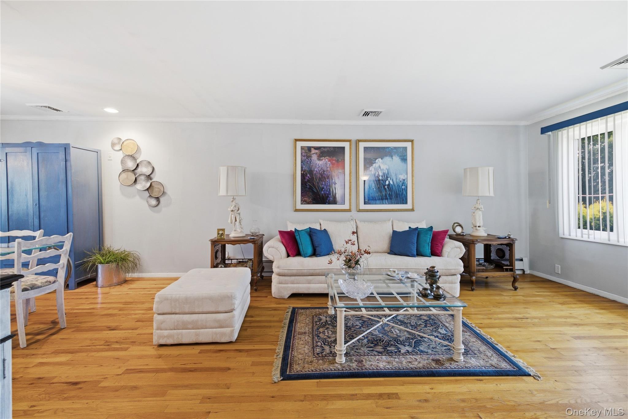 676 Dickens Avenue Property Photo 6