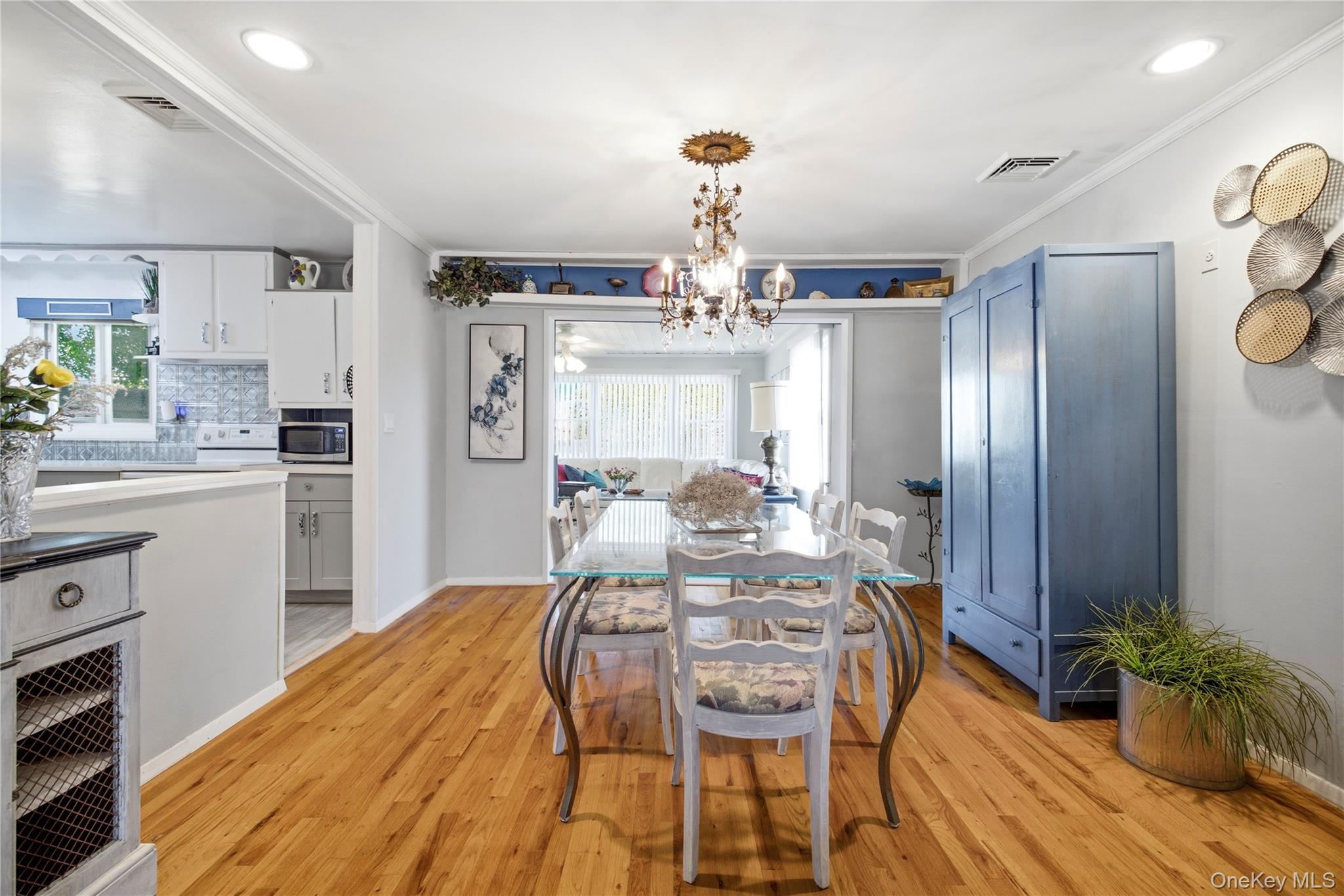 676 Dickens Avenue Property Photo 10