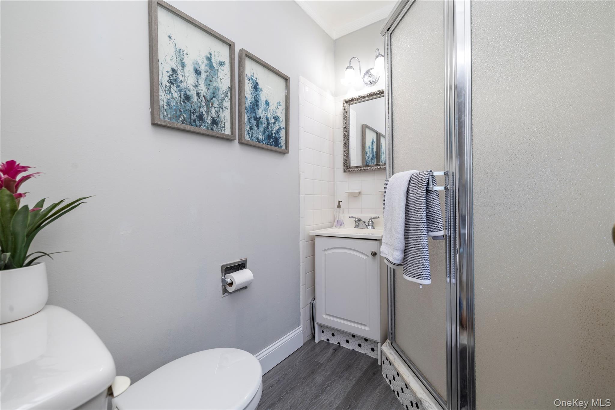 676 Dickens Avenue Property Photo 15