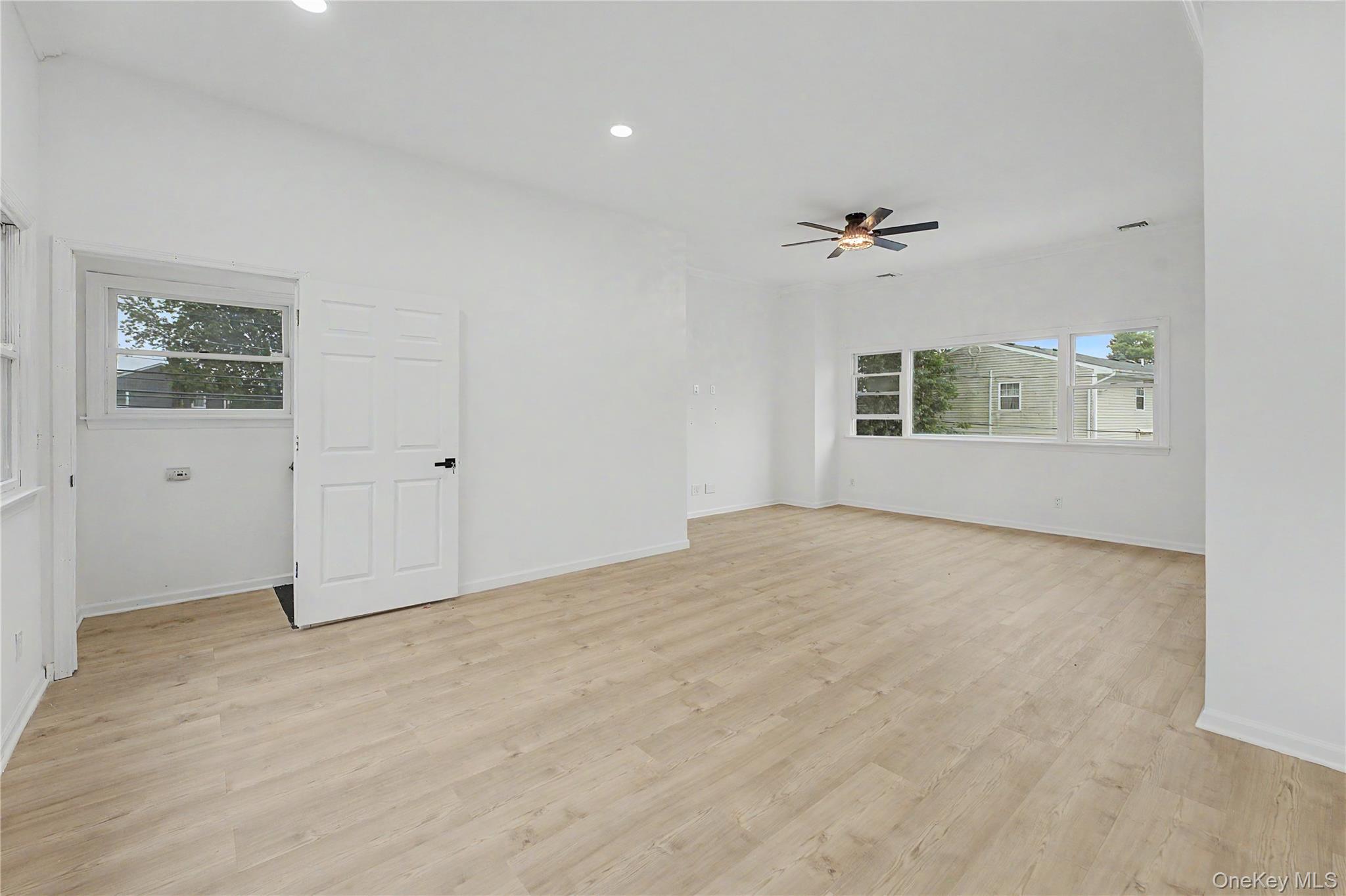 6 Regal Lane Property Photo 4