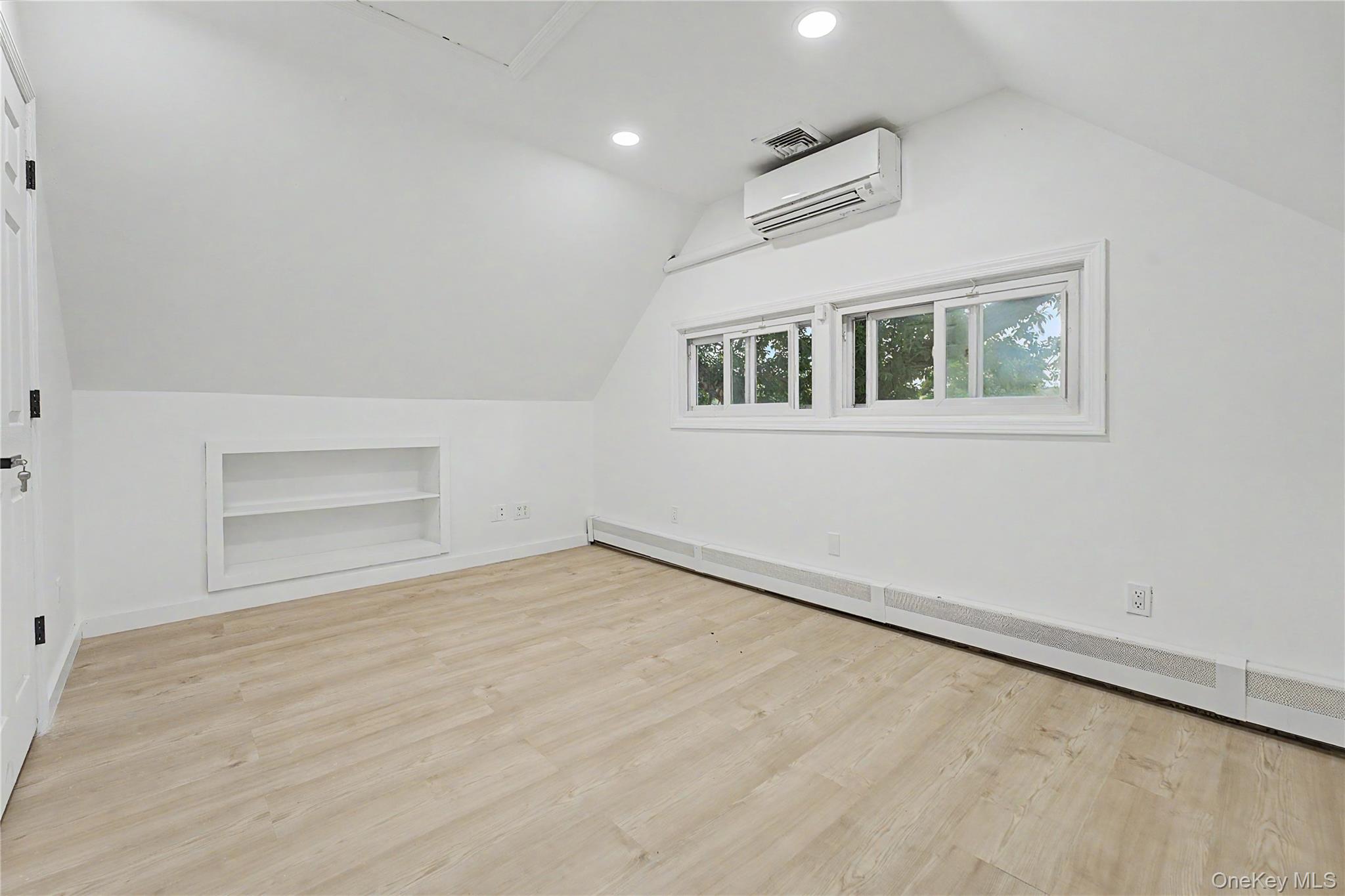 6 Regal Lane Property Photo 10
