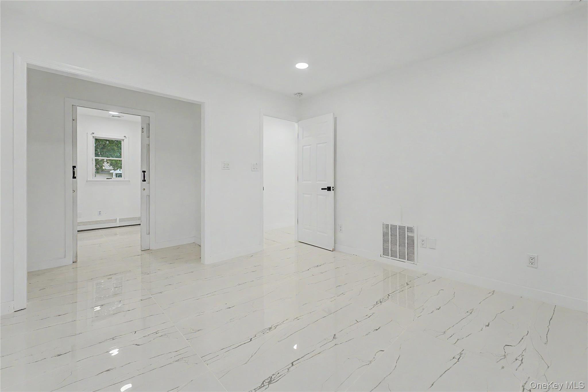 6 Regal Lane Property Photo 12