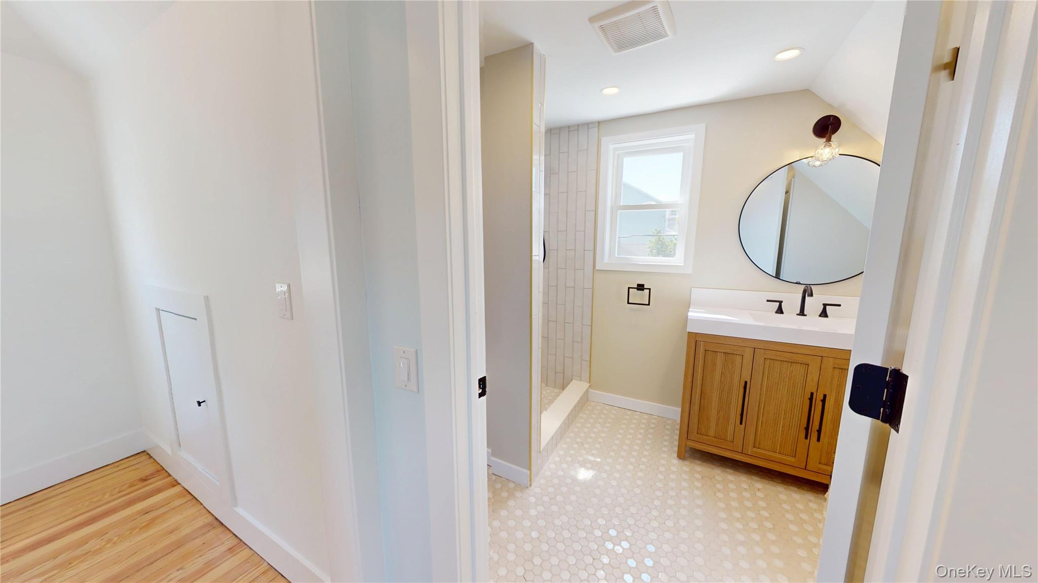 9 Franklin Street Property Photo 28