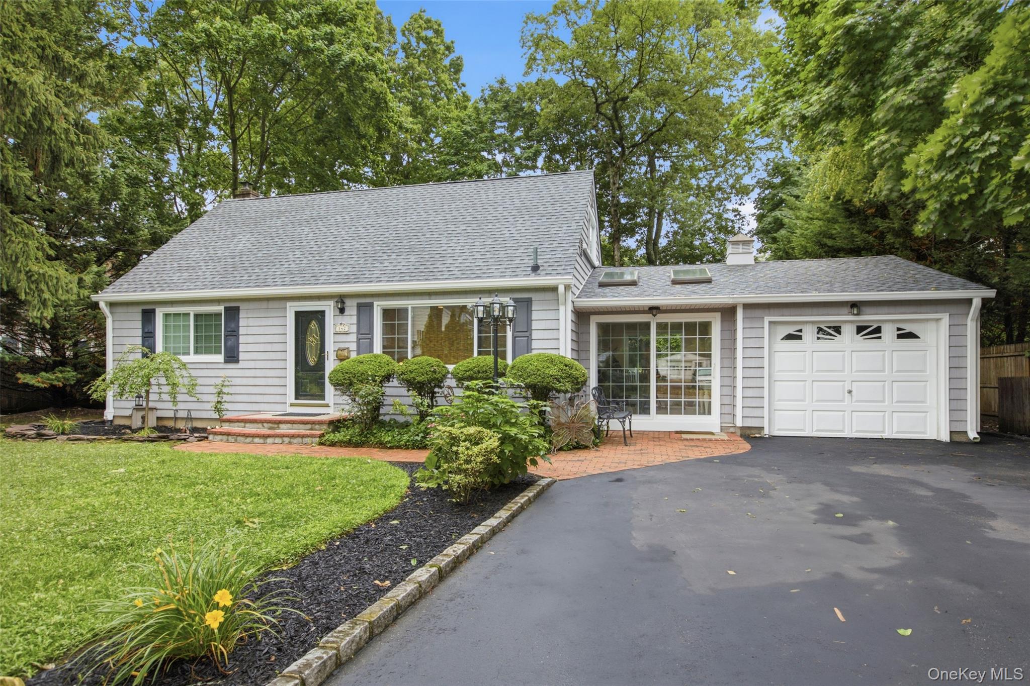 142 7th Street Property Photo 1