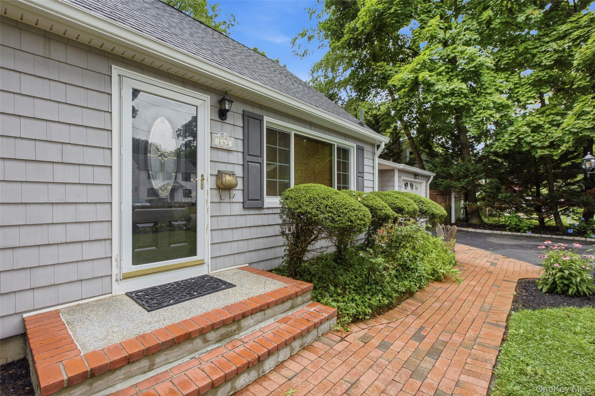 142 7th Street Property Photo 2