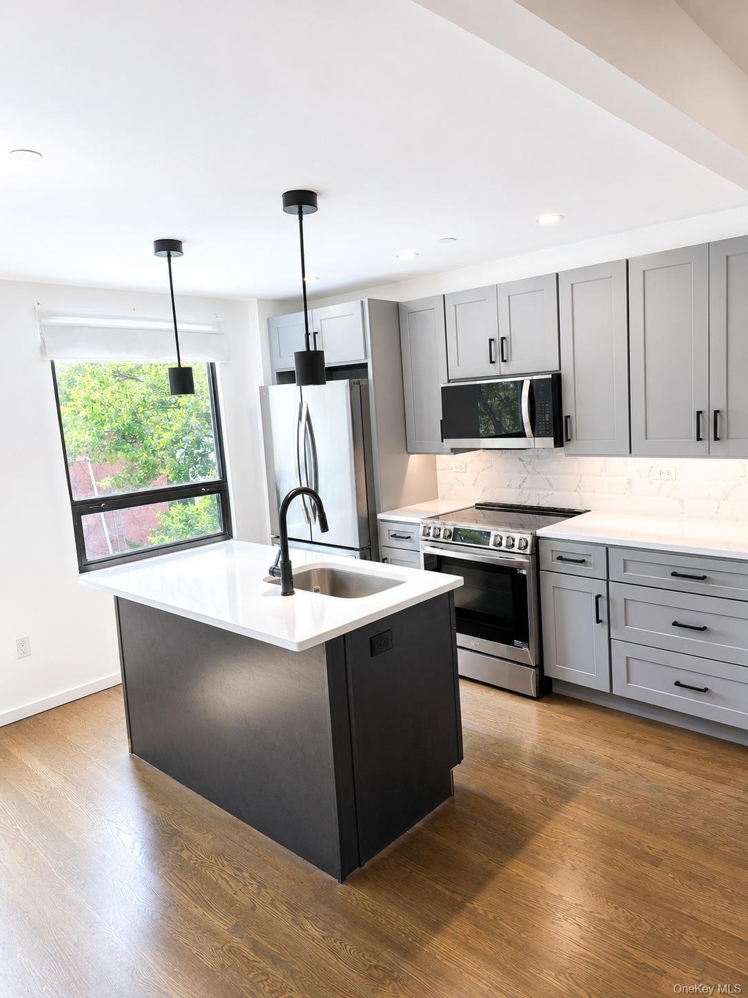 20-01 Steinway Street 3 Property Photo 1
