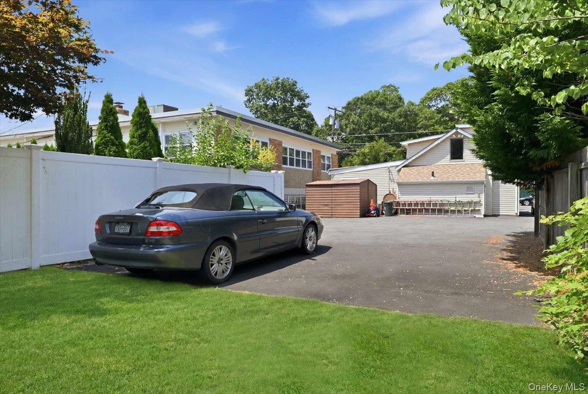 2169 Wantagh Avenue Property Photo 10