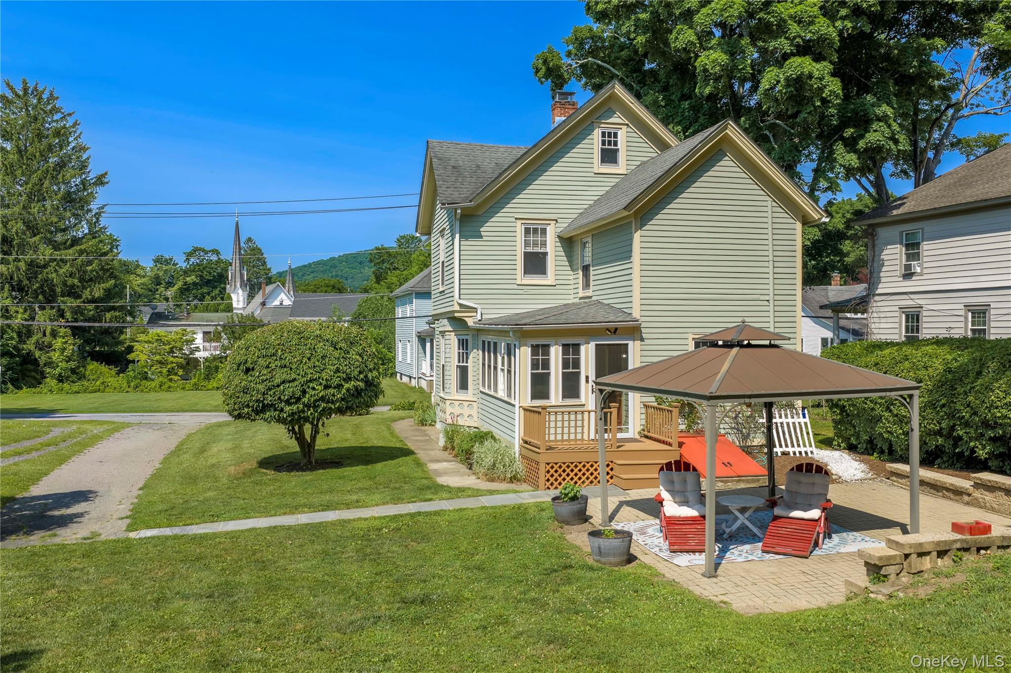 17 Spring Street Property Photo 6
