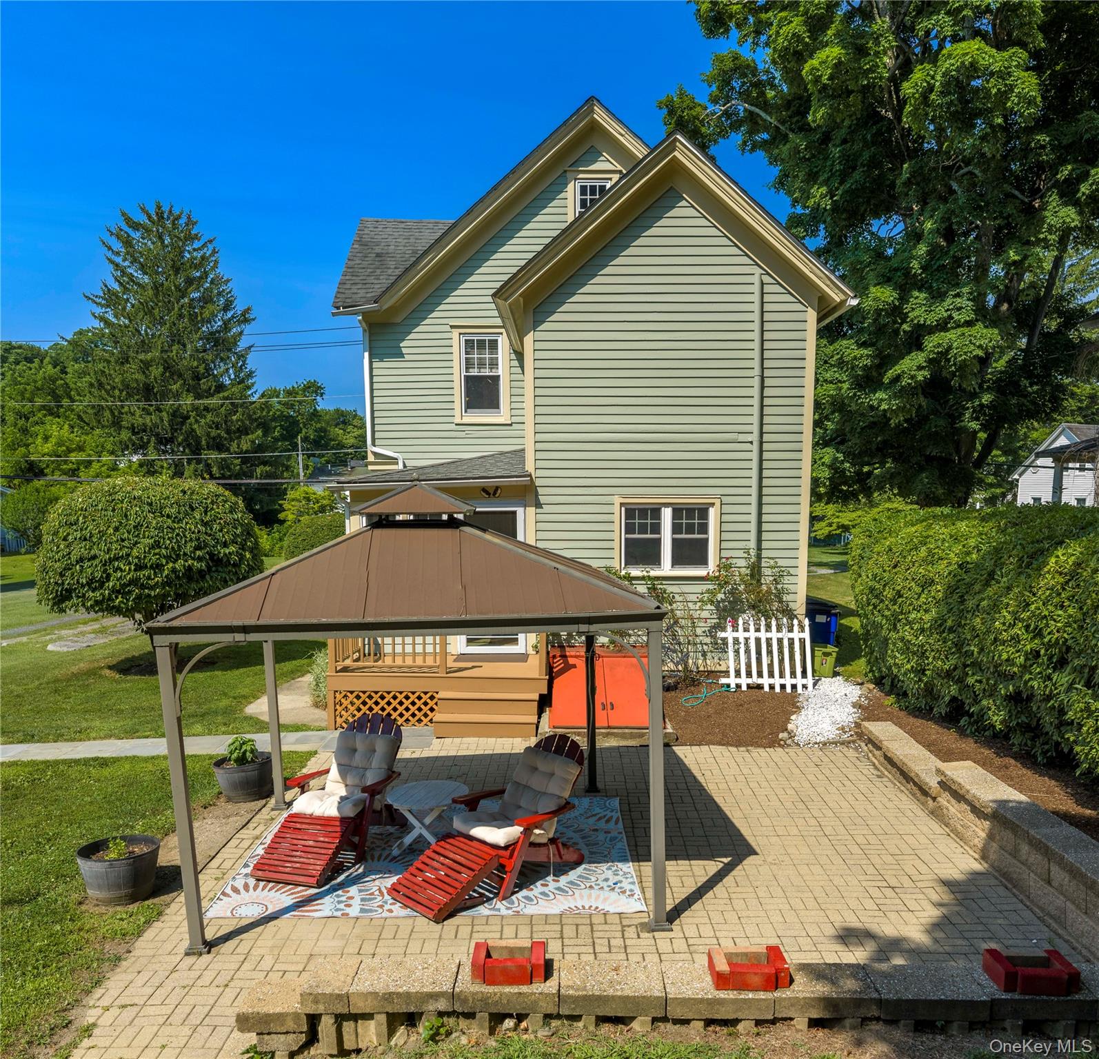 17 Spring Street Property Photo 7
