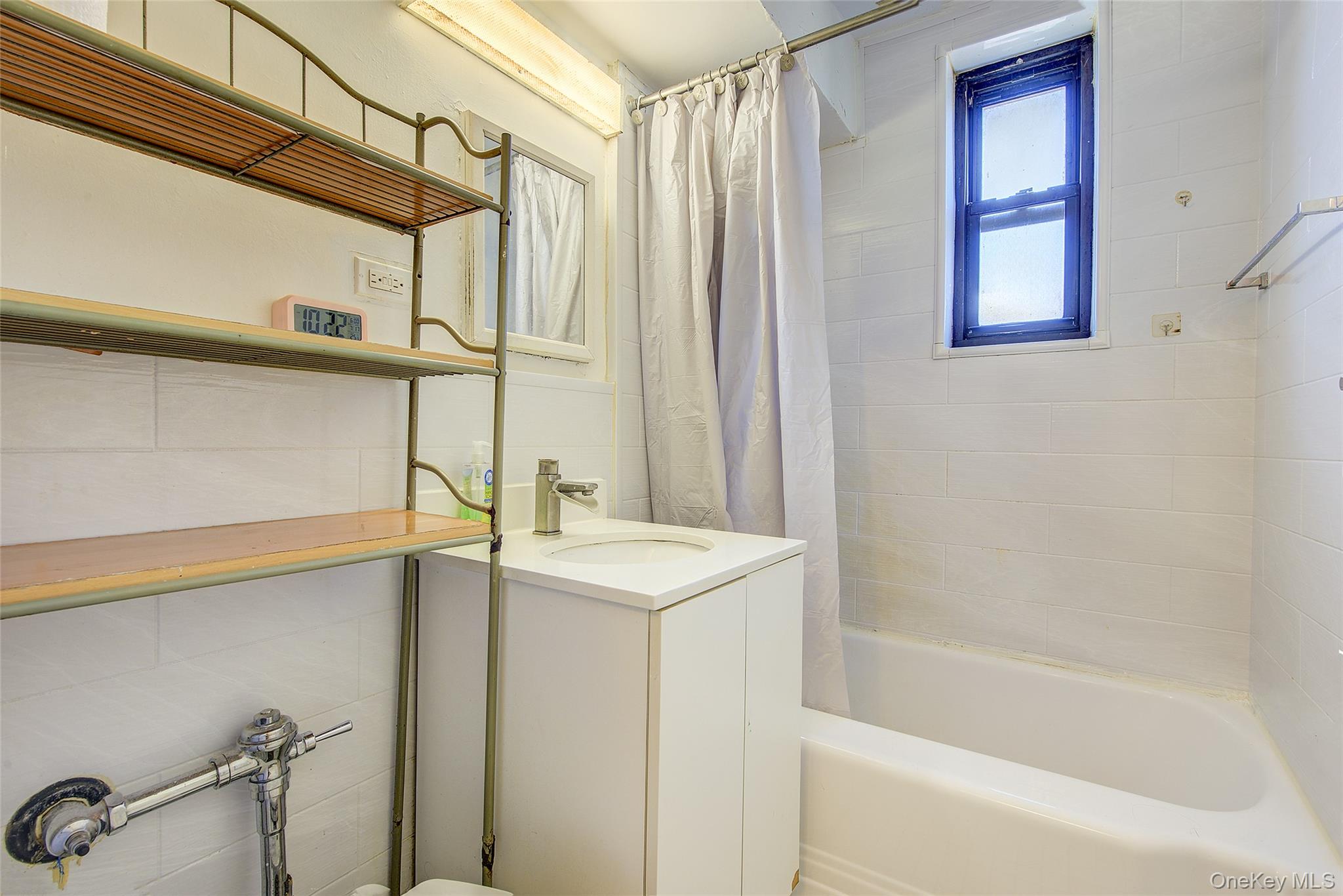 83-40 Austin Street 3x Property Photo 16