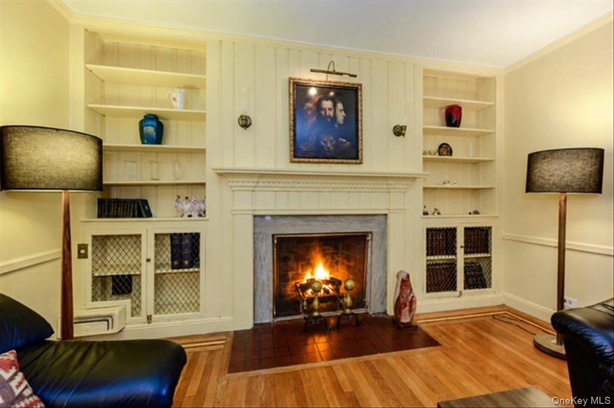 1264 Rhinelander Avenue Property Photo 7