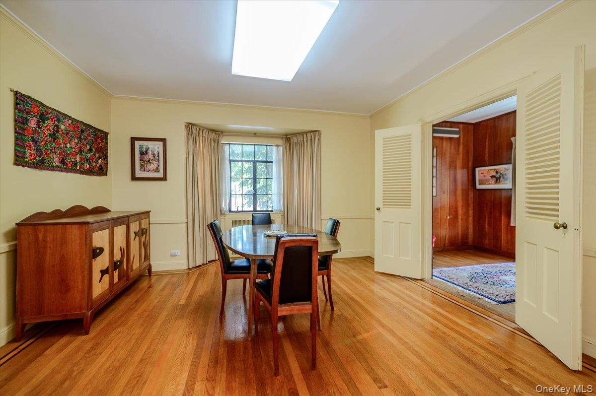 1264 Rhinelander Avenue Property Photo 8