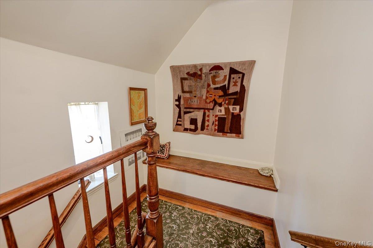 1264 Rhinelander Avenue Property Photo 20