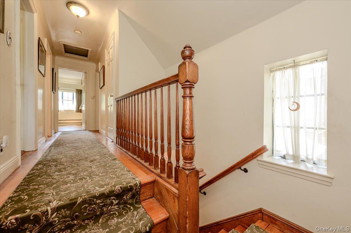 1264 Rhinelander Avenue Property Photo 21