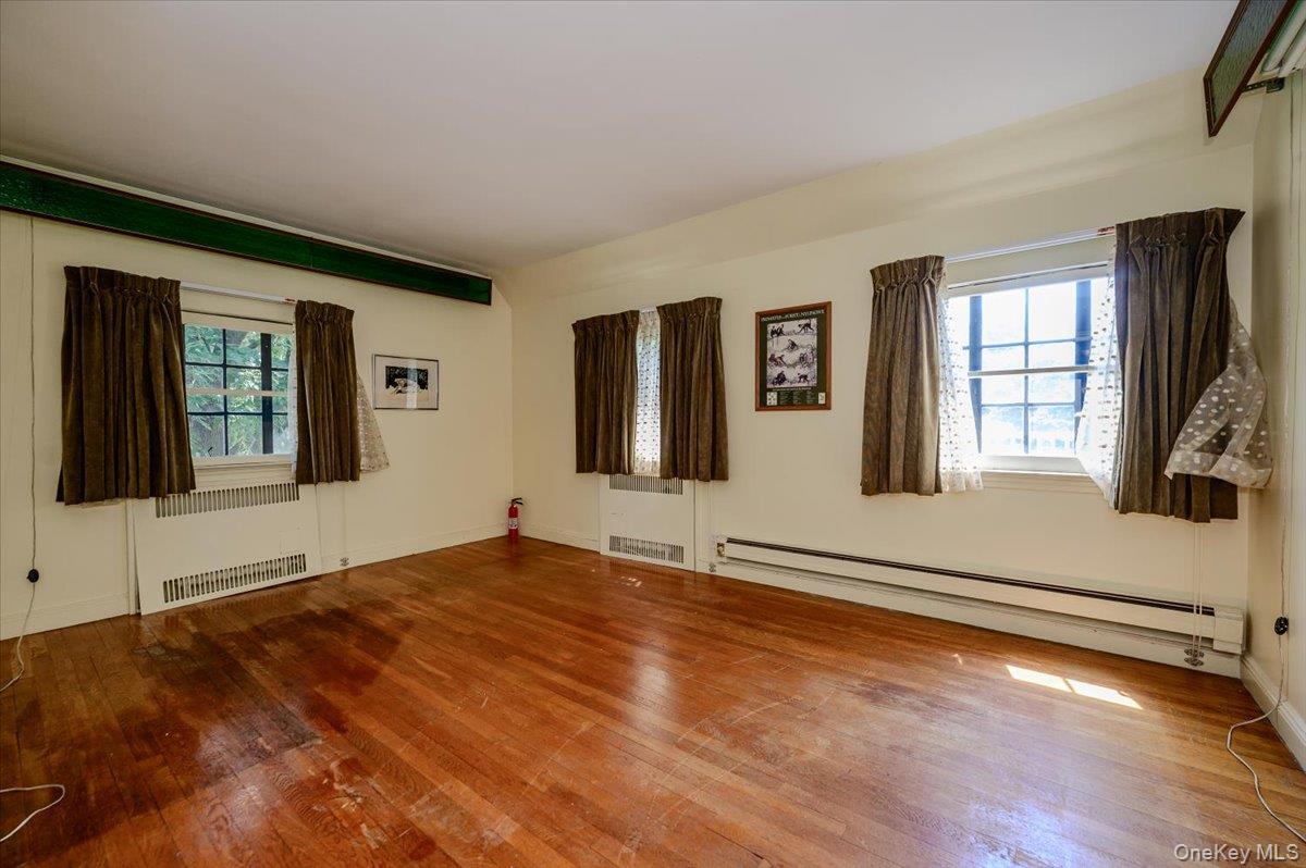 1264 Rhinelander Avenue Property Photo 29