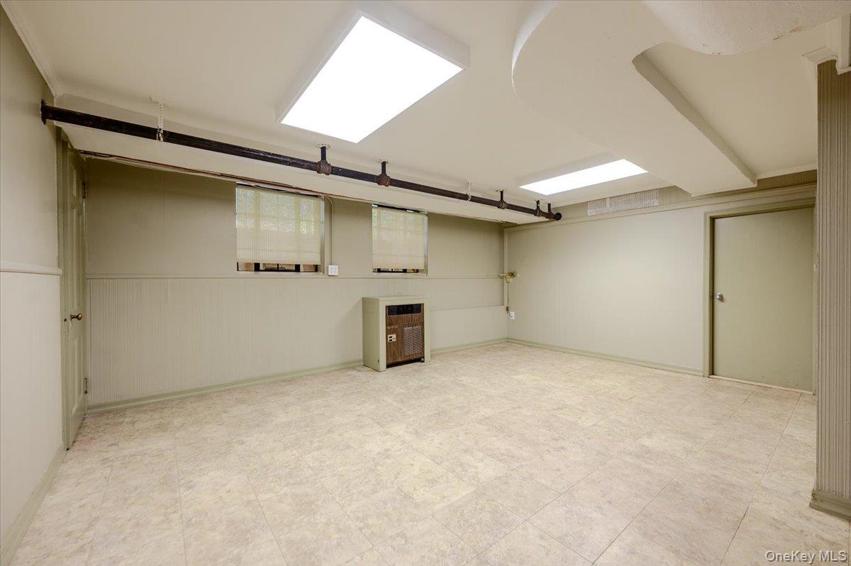 1264 Rhinelander Avenue Property Photo 34