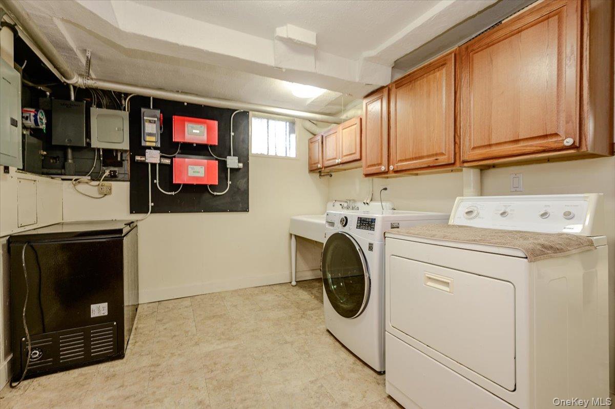 1264 Rhinelander Avenue Property Photo 37