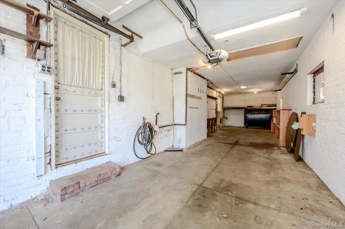 1264 Rhinelander Avenue Property Photo 40