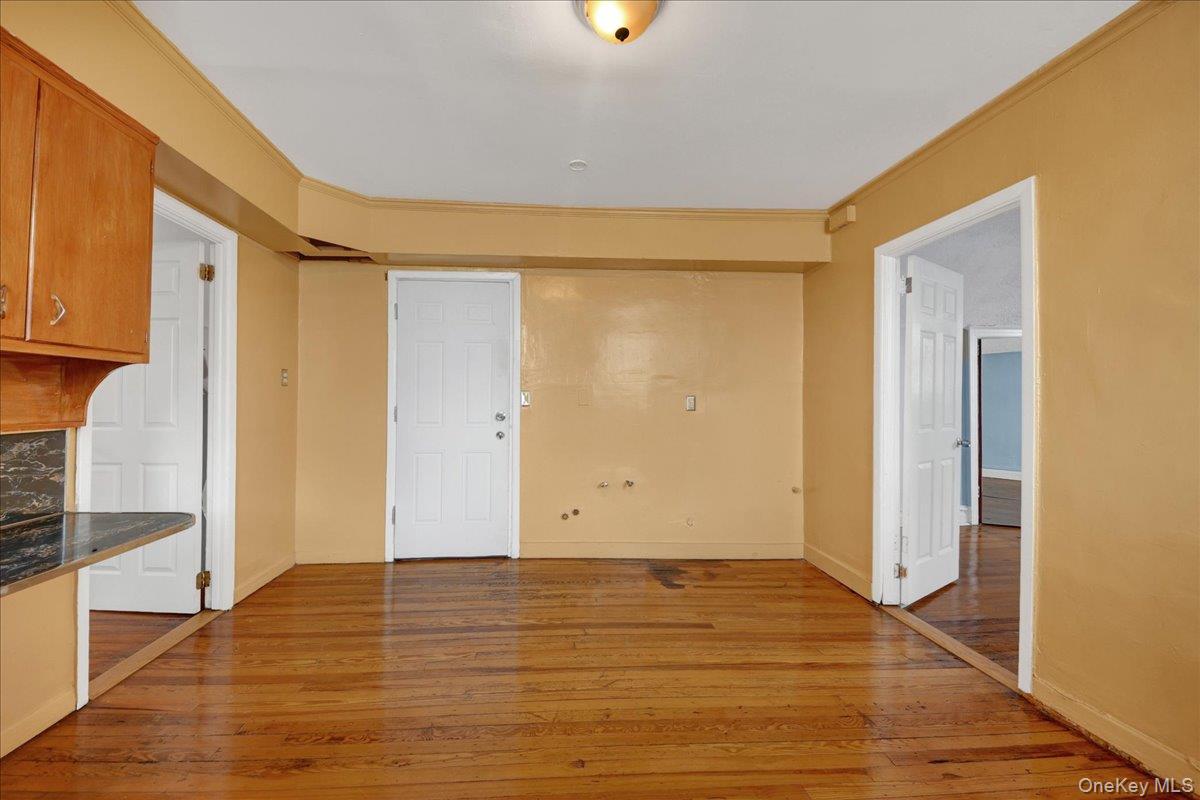 562 Underhill Avenue Property Photo 23