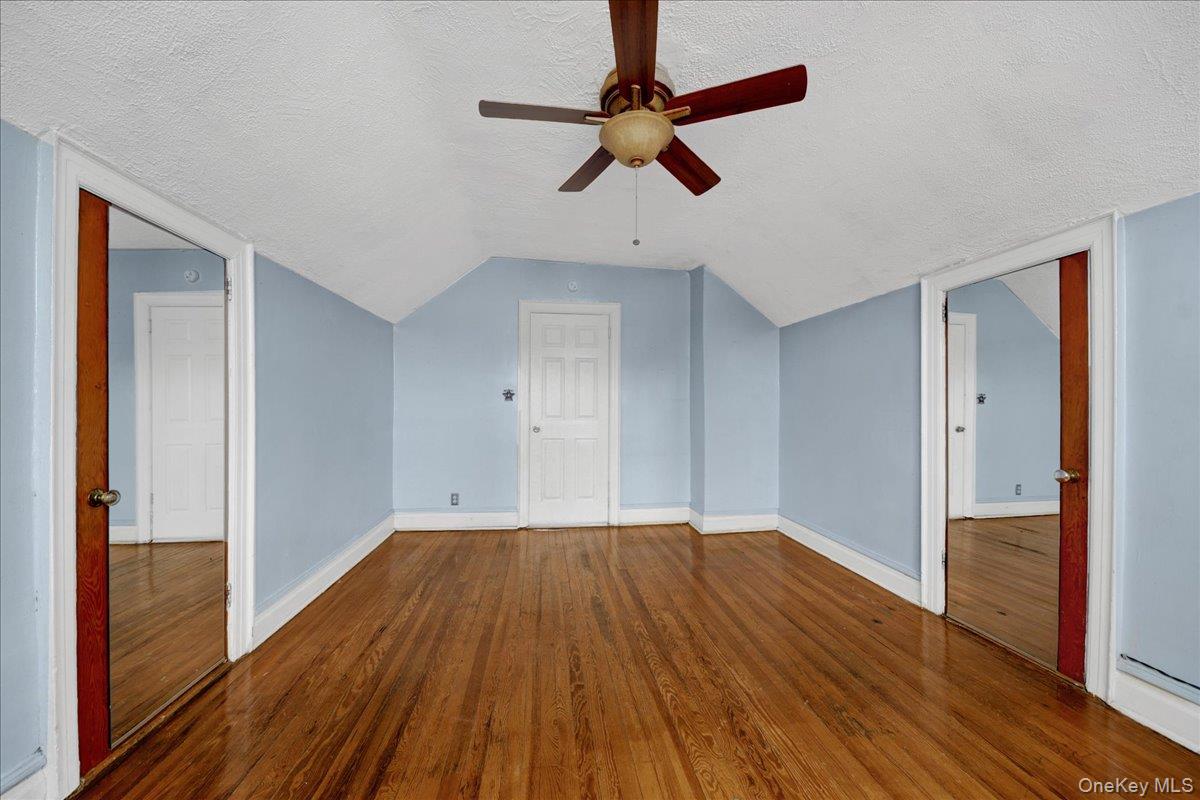 562 Underhill Avenue Property Photo 25