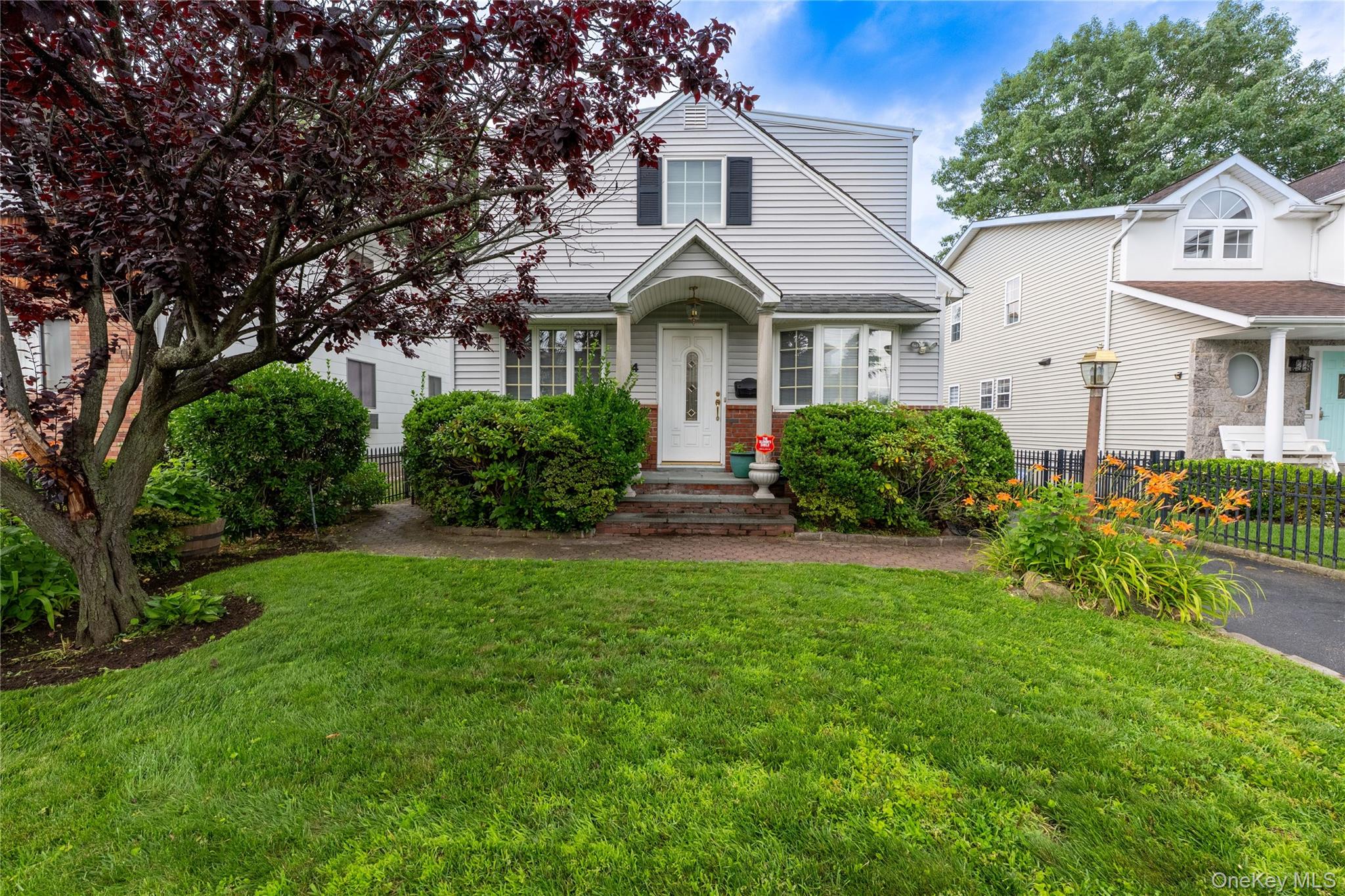 54 Edgewood Road Property Photo 1