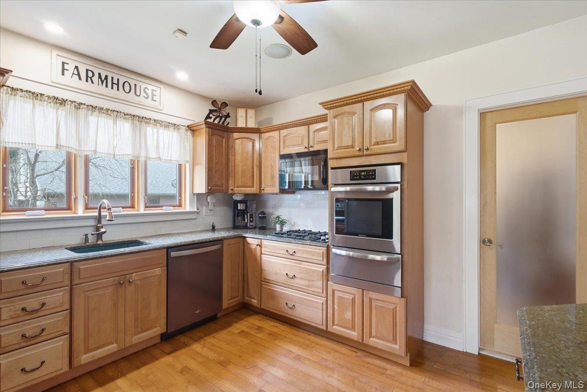 2063 Walnut Street Property Photo 5