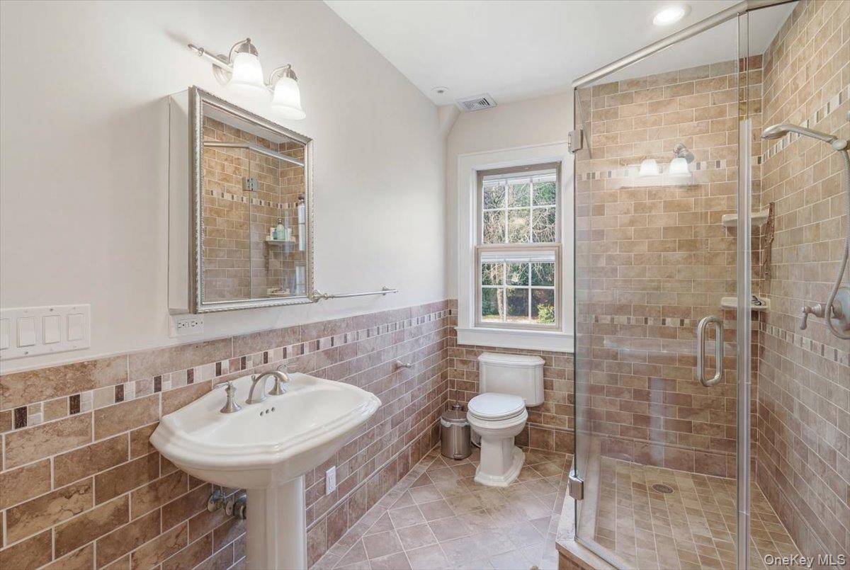 2063 Walnut Street Property Photo 10