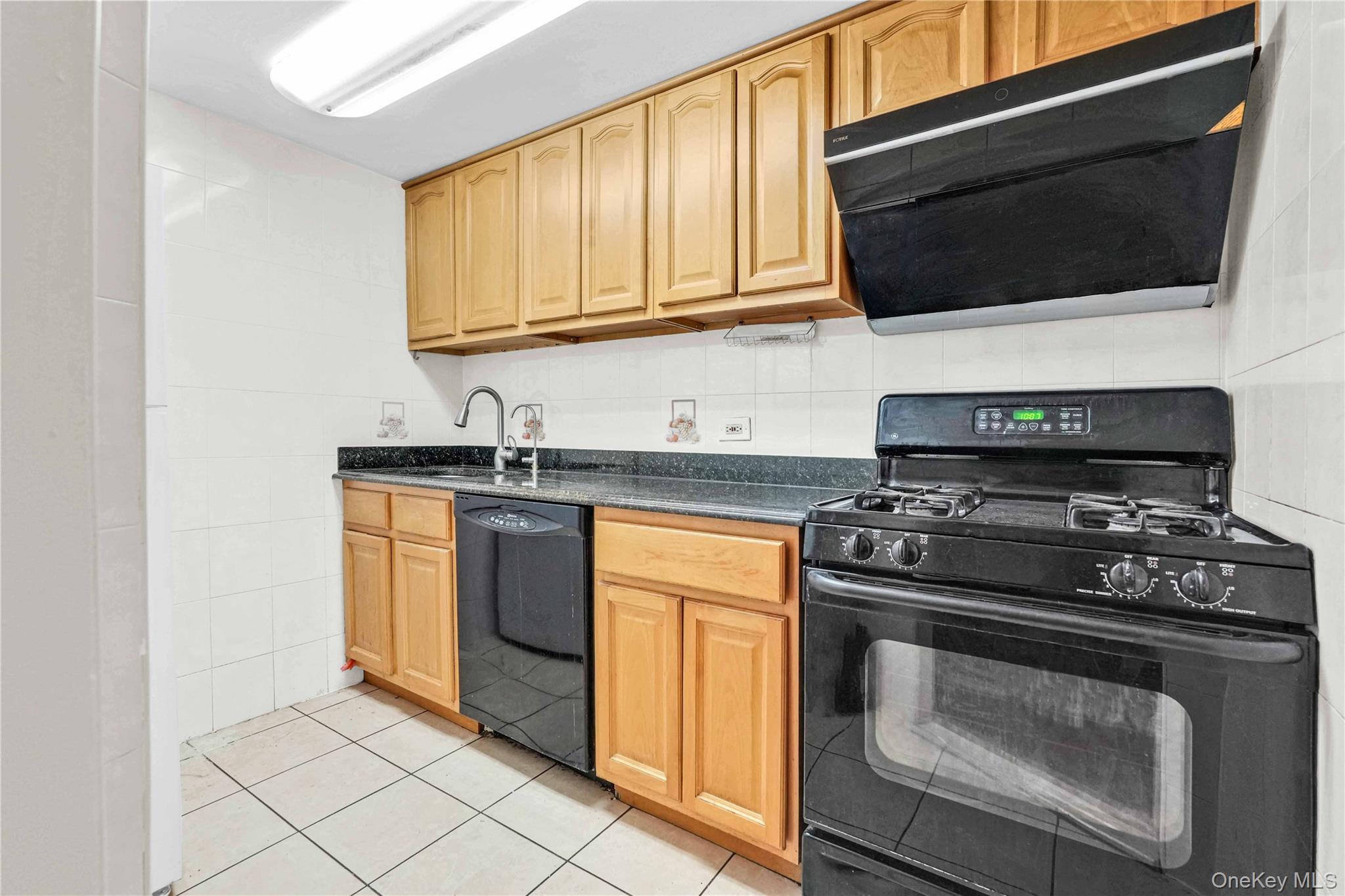 138-35 Elder Avenue 21f Property Photo 16