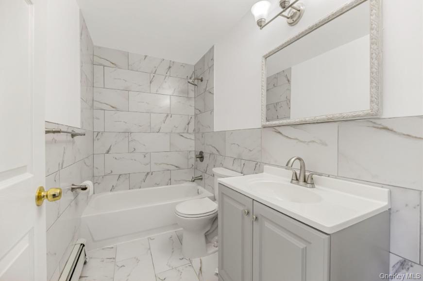 2084 Davidson Avenue Property Photo 7