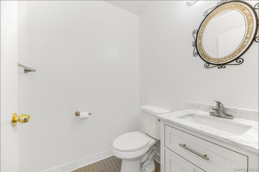 2084 Davidson Avenue Property Photo 8