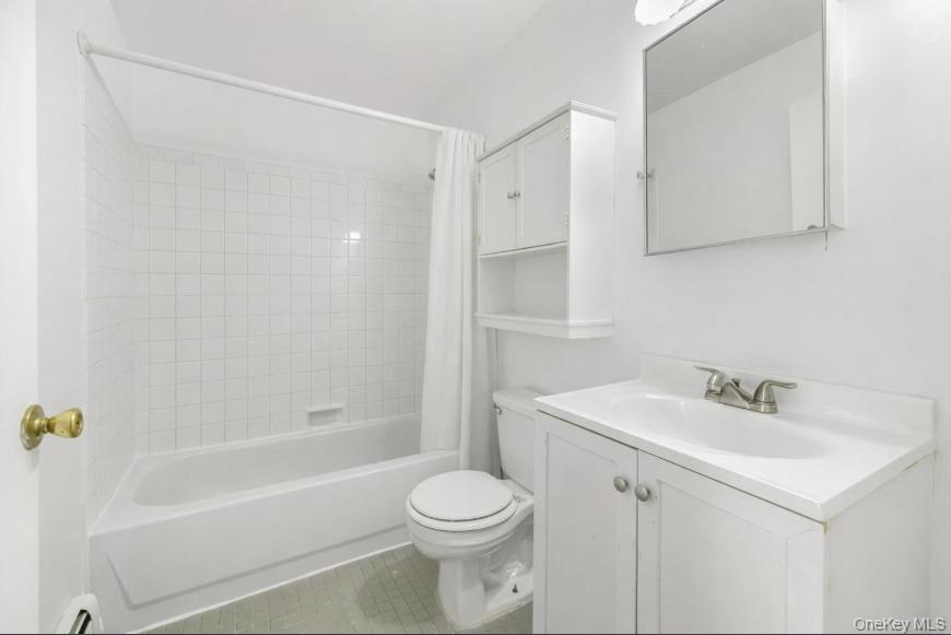 2084 Davidson Avenue Property Photo 16