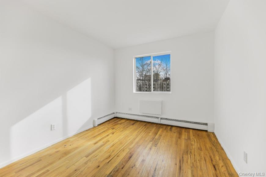 2084 Davidson Avenue Property Photo 22