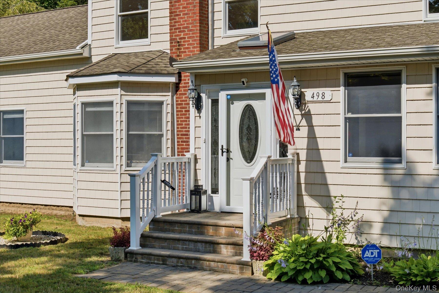 498 Miller Place Road Property Photo 2