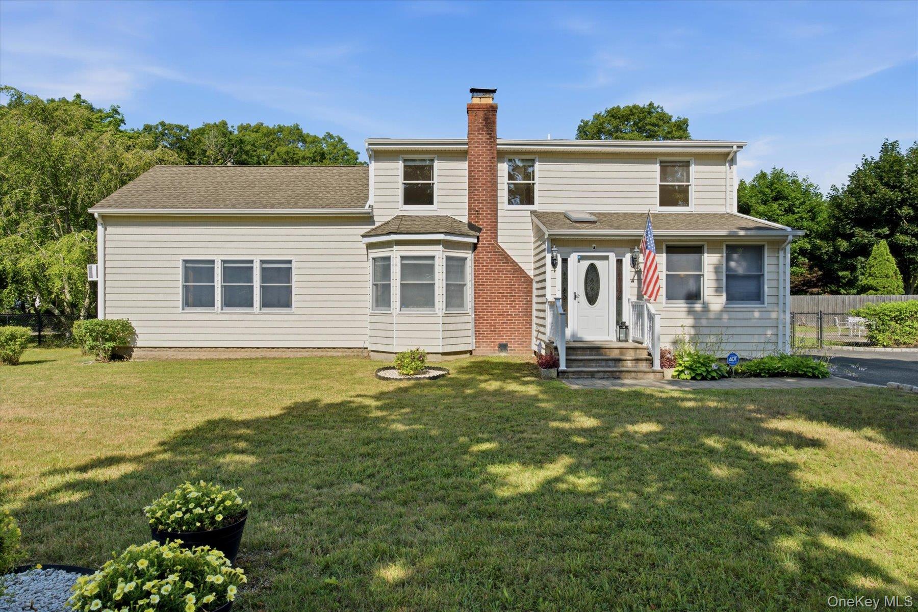 498 Miller Place Road Property Photo 3