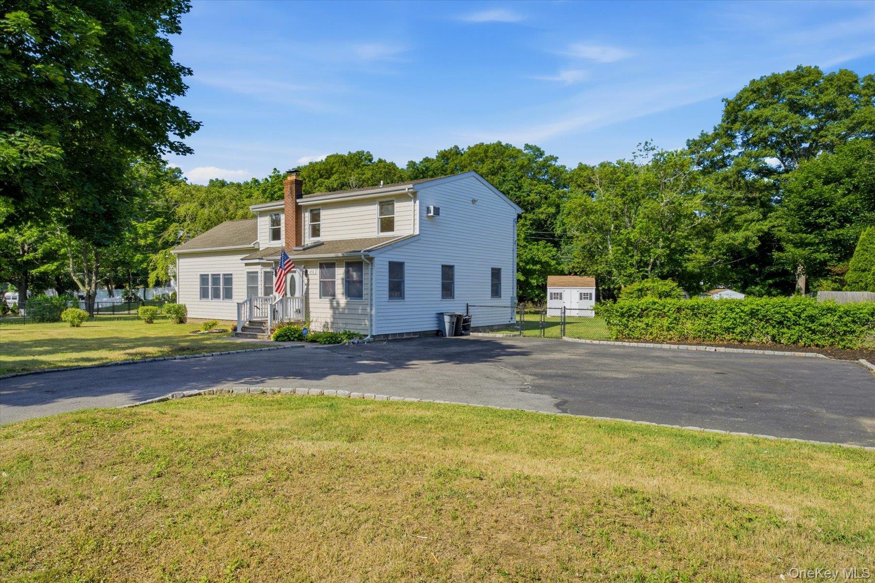498 Miller Place Road Property Photo 4