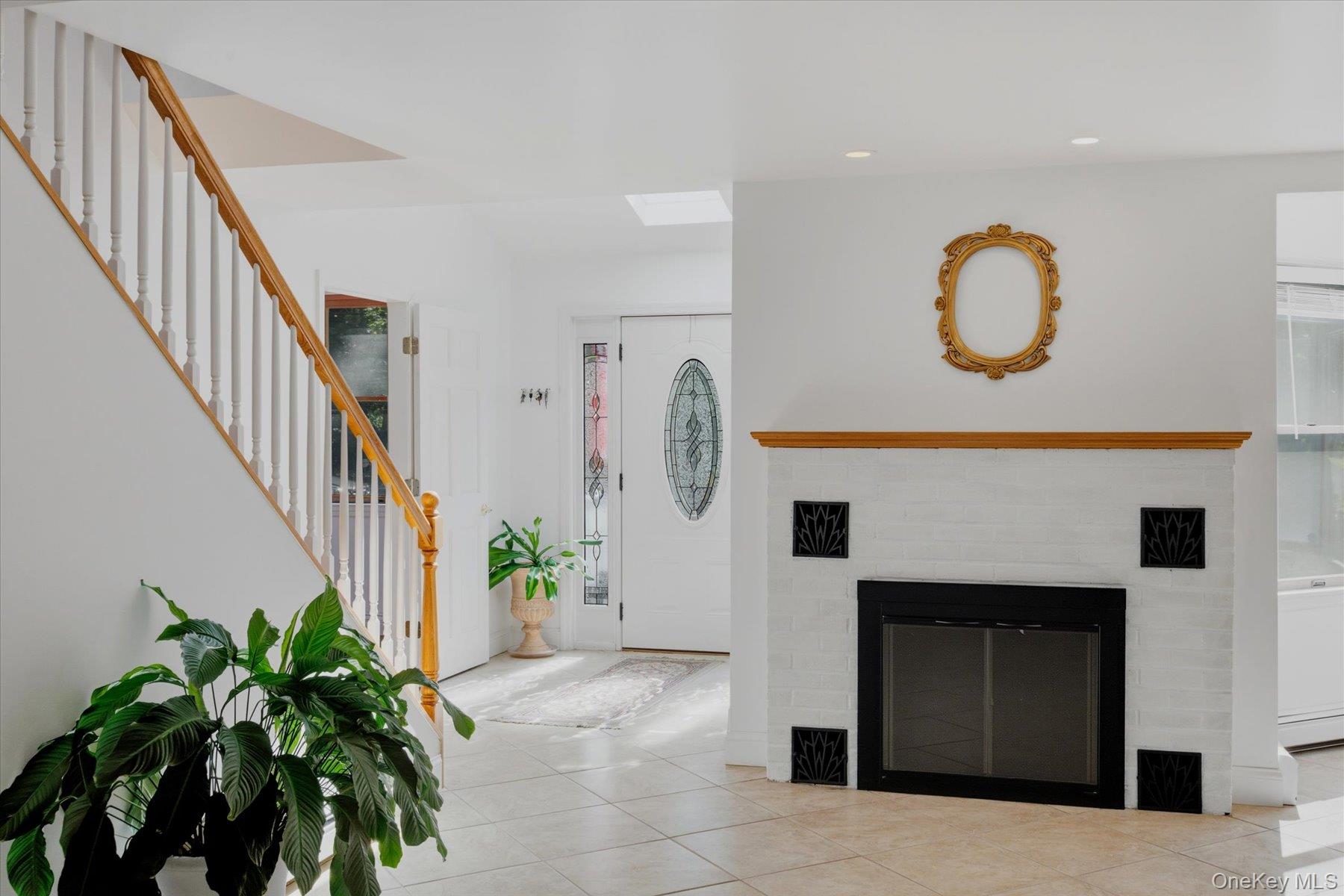 498 Miller Place Road Property Photo 6
