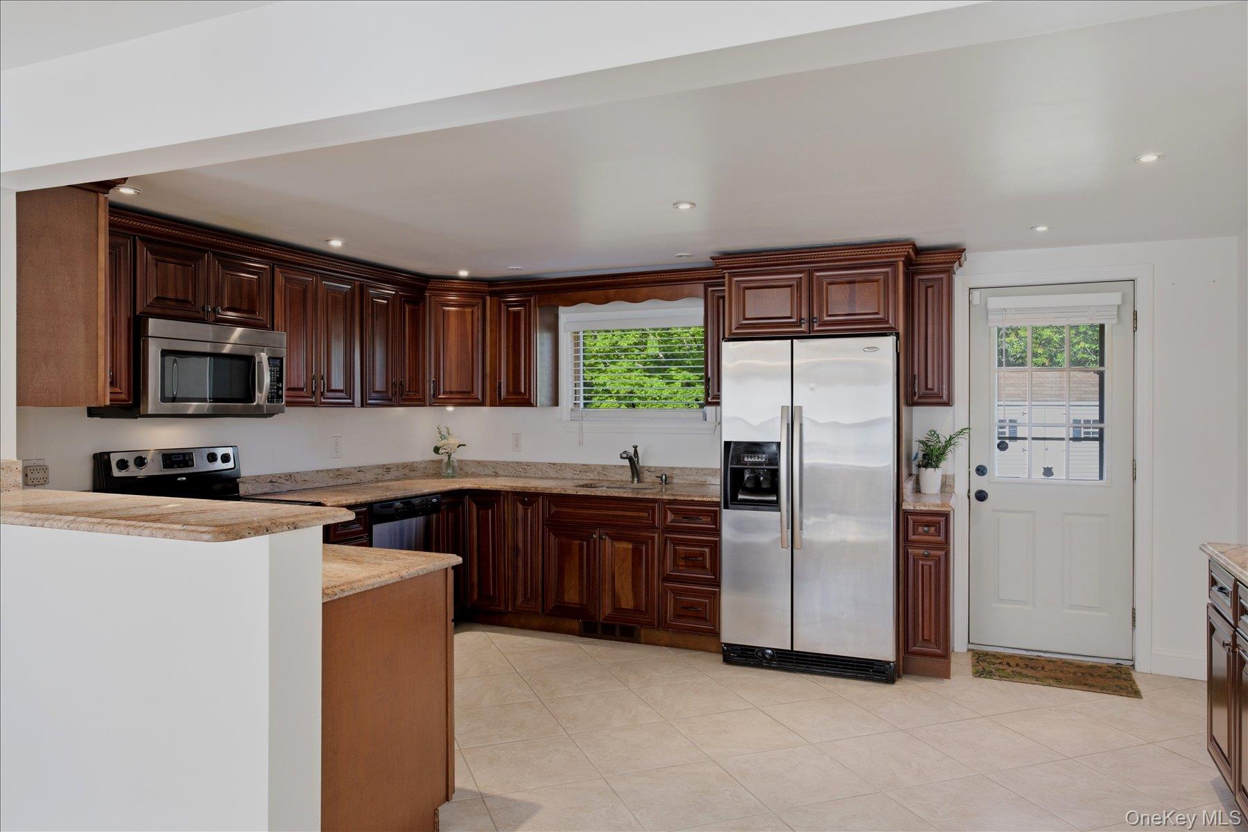 498 Miller Place Road Property Photo 11