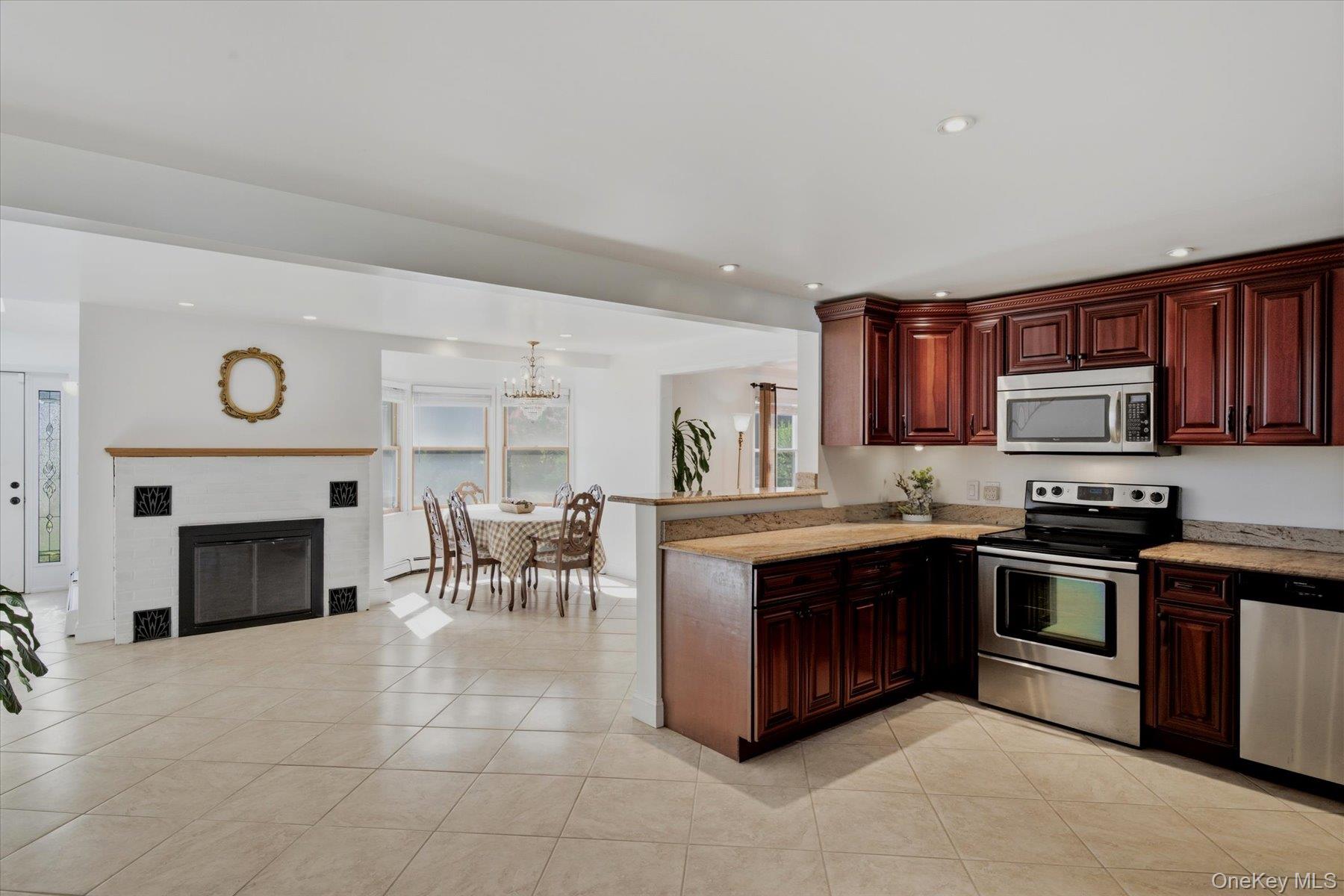 498 Miller Place Road Property Photo 12