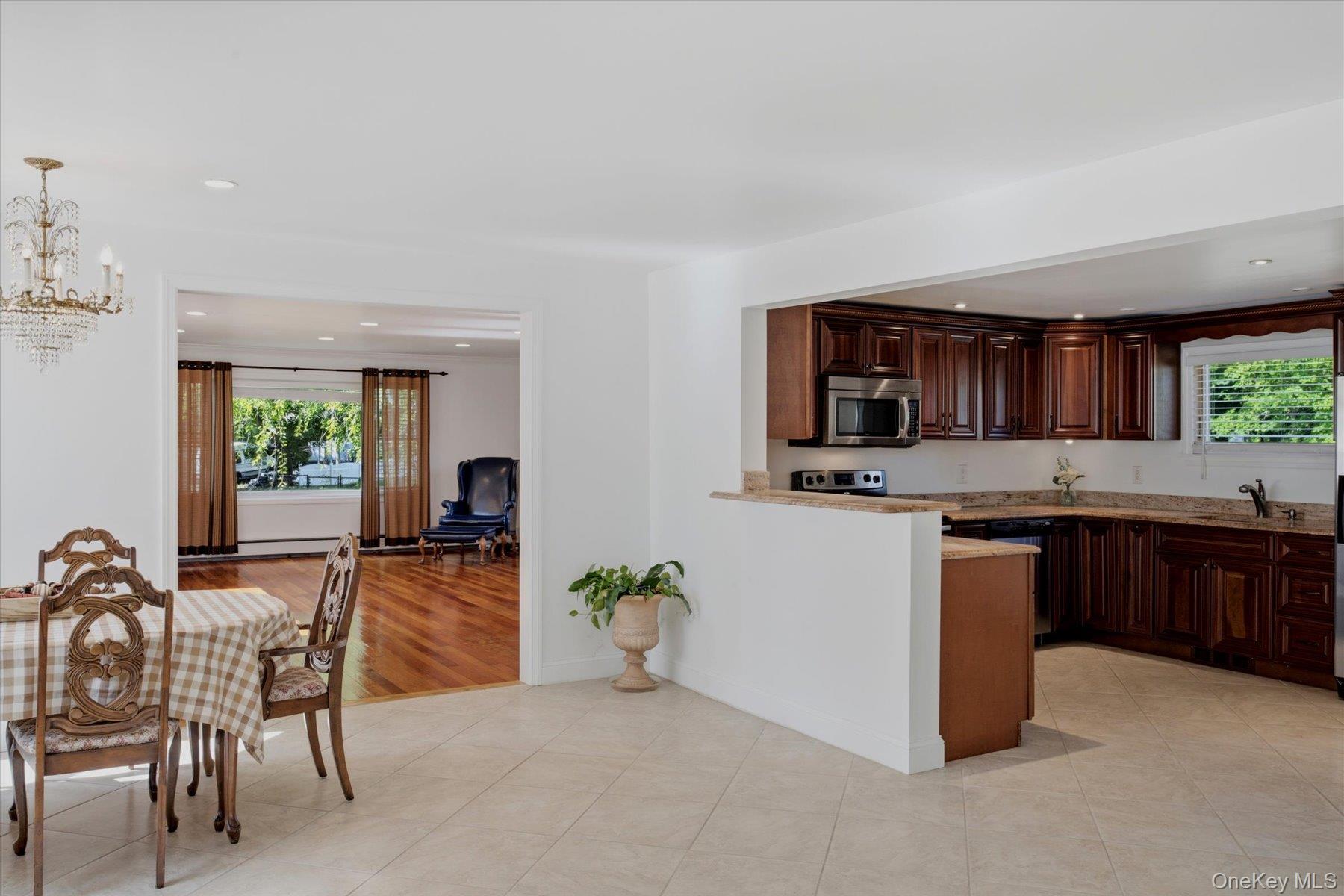 498 Miller Place Road Property Photo 13
