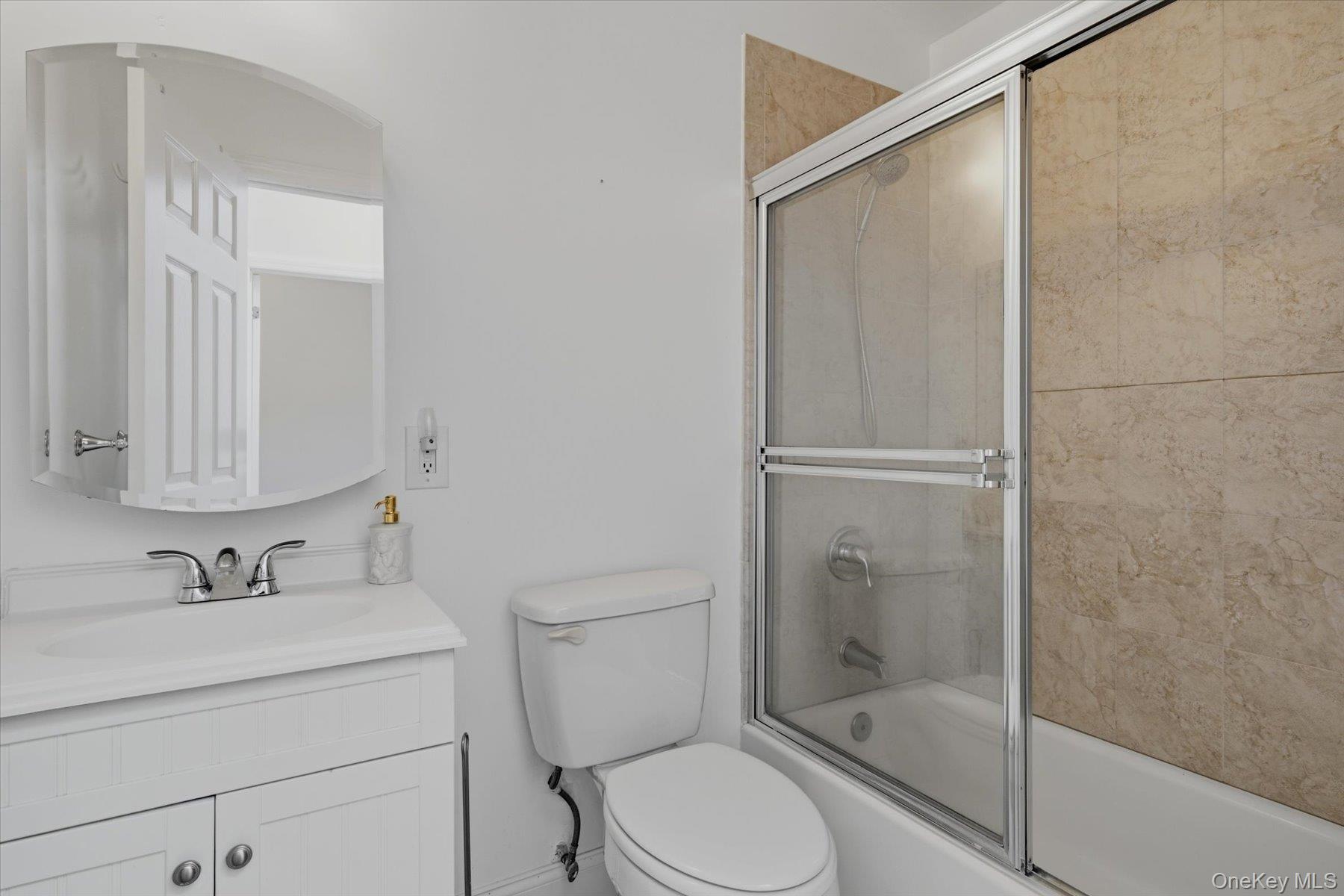 498 Miller Place Road Property Photo 15