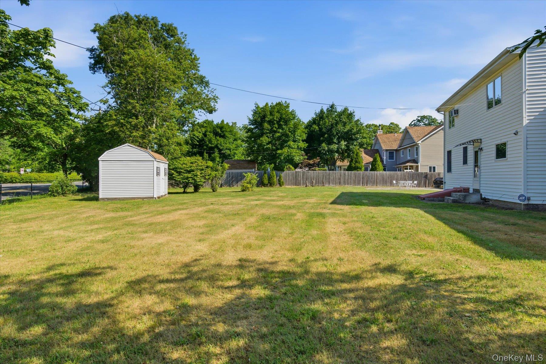 498 Miller Place Road Property Photo 32