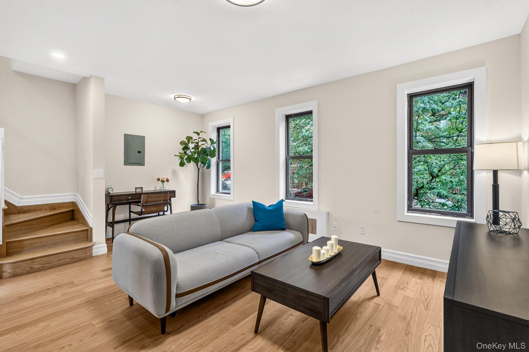 286 Wadsworth Avenue Property Photo 1