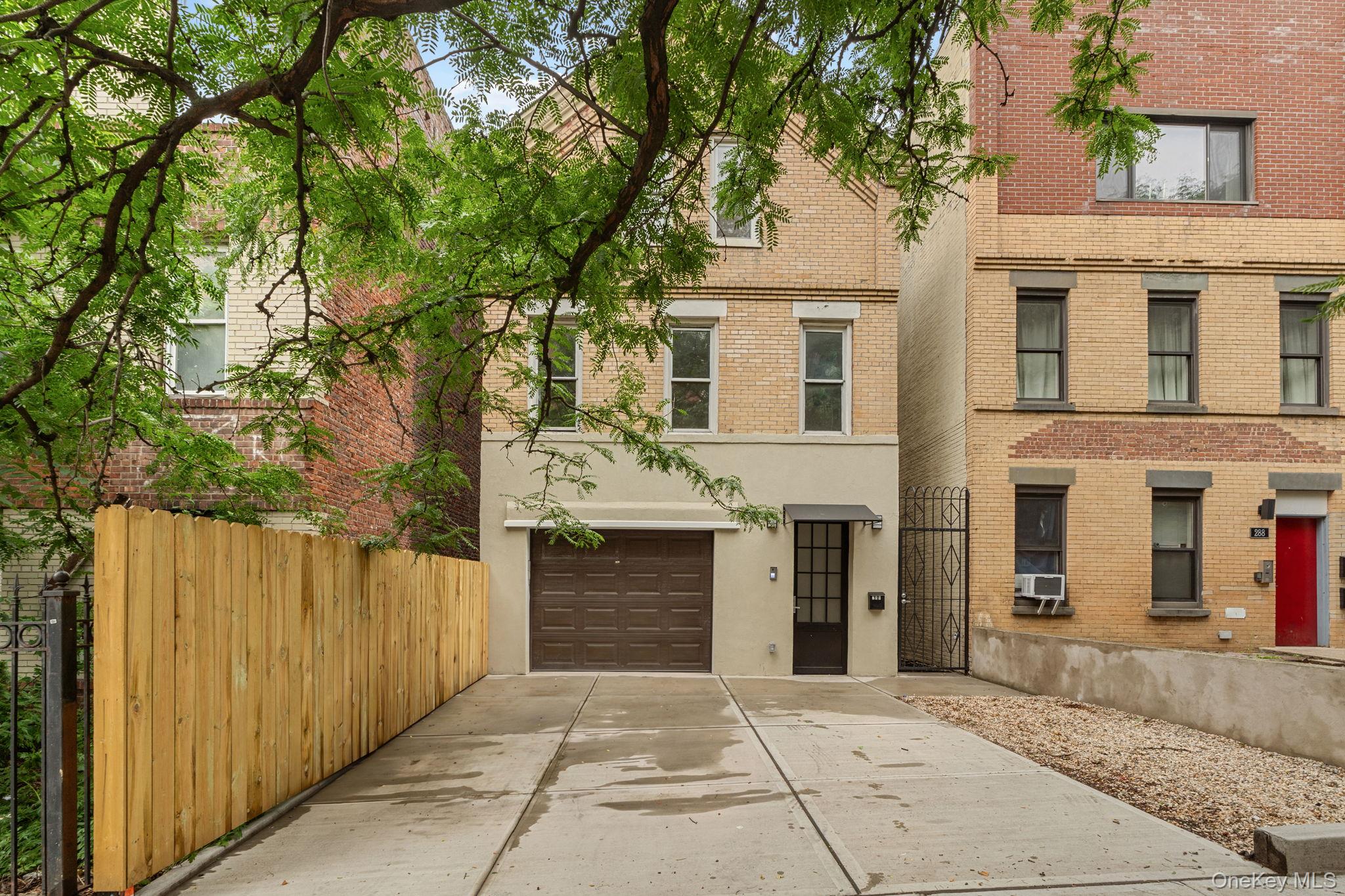 286 Wadsworth Avenue Property Photo 4